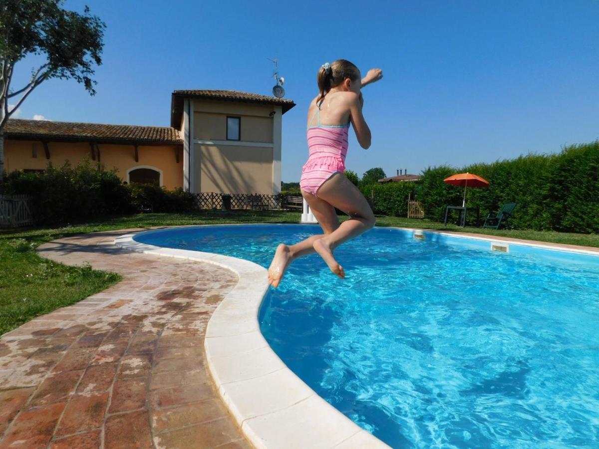 Hotel Villaggio Le Stelline Montefalco Exteriör bild