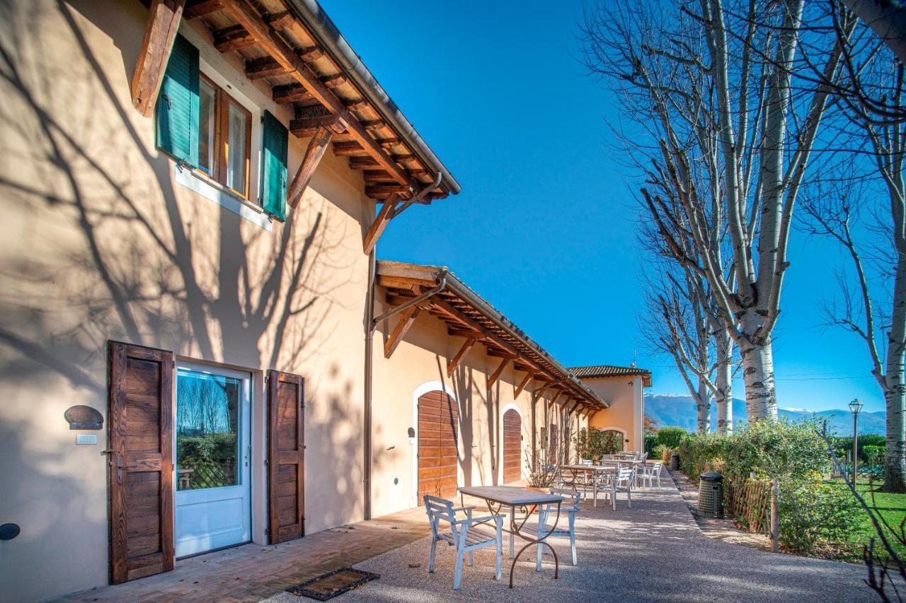 Hotel Villaggio Le Stelline Montefalco Exteriör bild