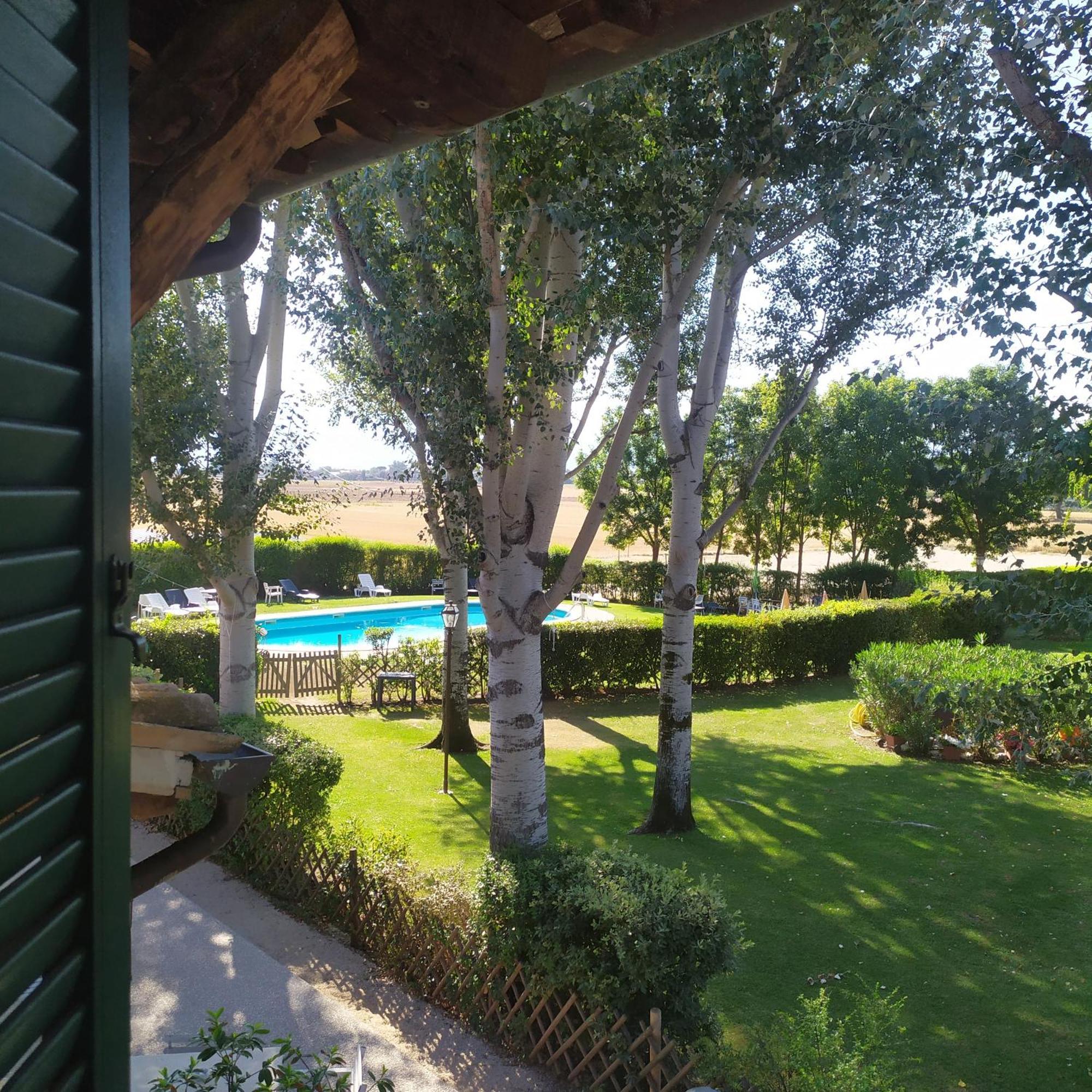 Hotel Villaggio Le Stelline Montefalco Exteriör bild